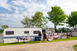 Campingplatz-Flohmarkt